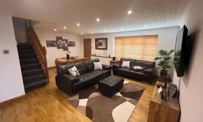 West Bridgford House | Wilford Charm: Spacious 3-bedroom retreat in Nottingham