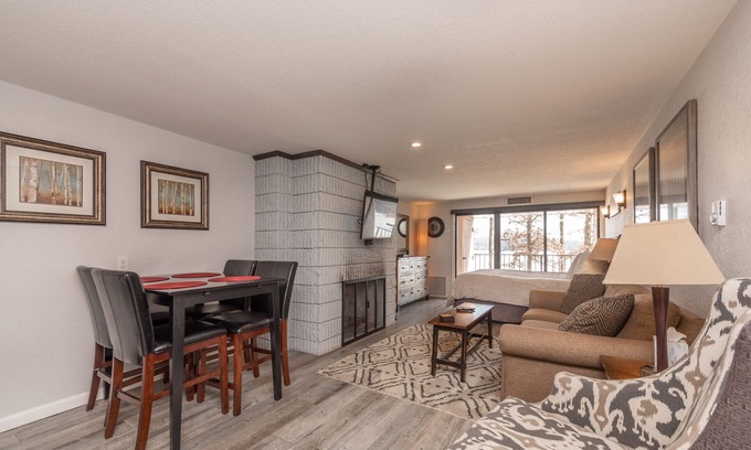 Thayerville Condo | Will O' The Wisp 205A: Lakefront Efficiency Condo, Expansive Lake Views, Firepla