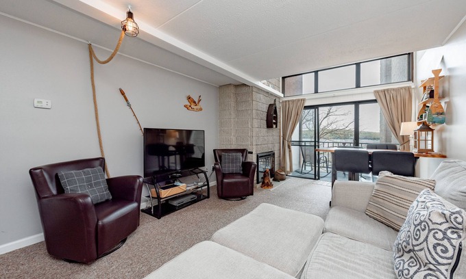 Thayerville Condo | Will O' The Wisp 506G: Spacious Lakefront 2 Bedroom Condo with Free WIFI!