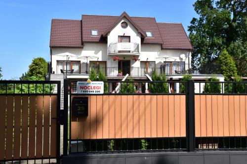 Karwienskie Bloto Drugie House | Willa Morski Raj - Pokoje i Apartamenty