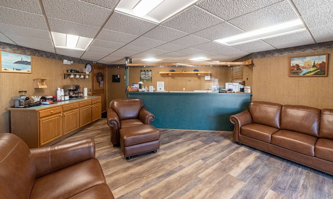 Brimley Hotel | Willabees Motel