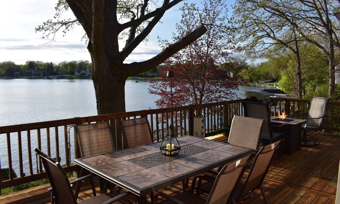 Waterford House | Williams Lake Get-Away Lakefront Home