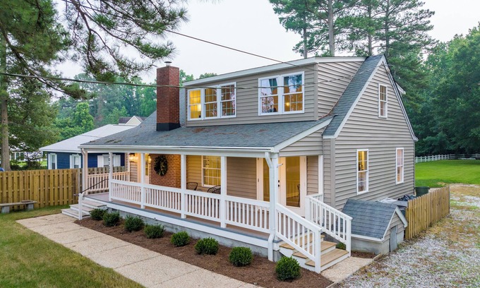Belleview Cottage | Williamsburg Riverview Cottage w/York River Access