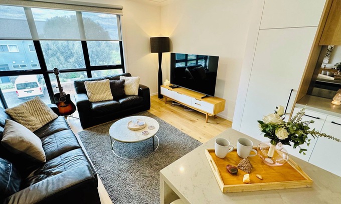 Williamstown North House | Williamstown Townhouse: Sanctuary on the Wetlands