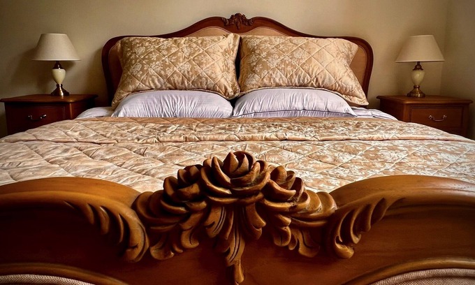 Willingham Apartment | Willingham House - Trinity Room