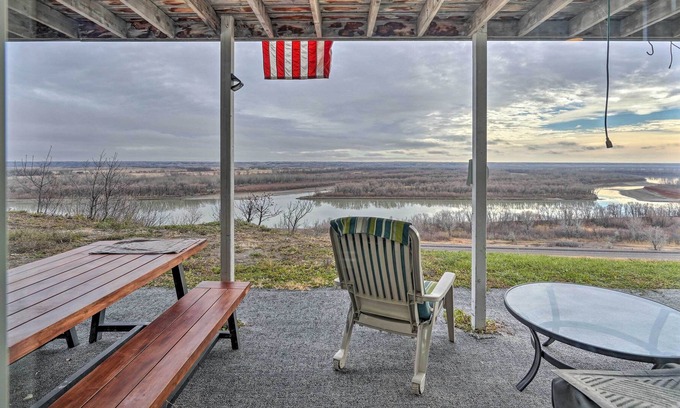 Williston Apartment | Williston Apartment w/ Missouri River Views!