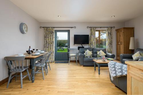 Frampton House | Willow Cottage