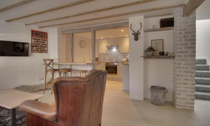 Westerham House | Willow Cottage