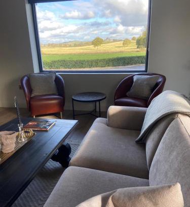 Cashel House | Willow Lodge Cashel- Rock View-Sleeps from 2 up to 8 guests