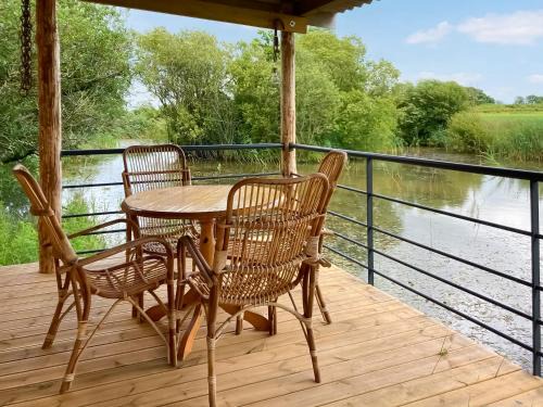 Pulham House | Willow Lodge