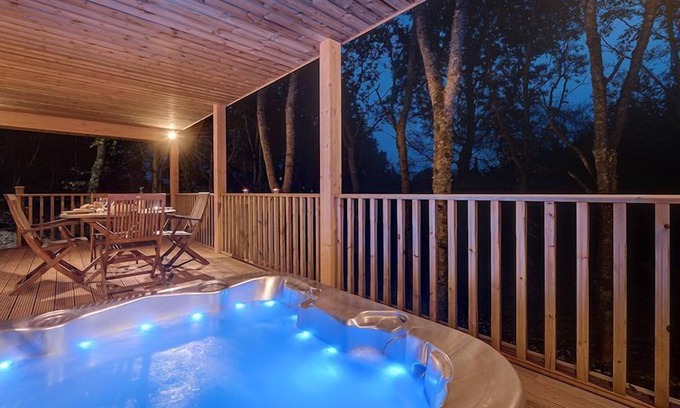Exeter Cabin | Willow Lodge, South View Lodges, Exeter