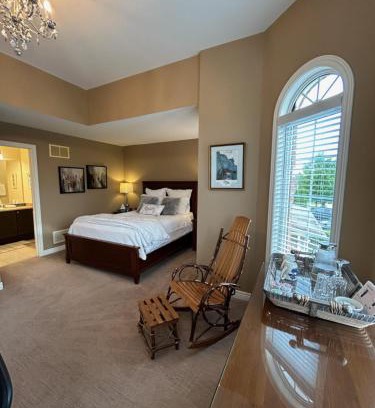 Port Perry Bed & Breakfast | Willow Pond Satellite B&B