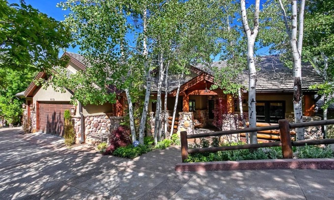 Granite House | WILLOW's SKI RETREAT