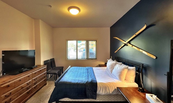 East Kootenay Condo | Willow Vistas 6 - Golf - Ski - Hike - Chill - Private Hot Tub - Sleeps 6