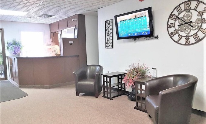 Maple Creek Hotel | Willowbend Hotel