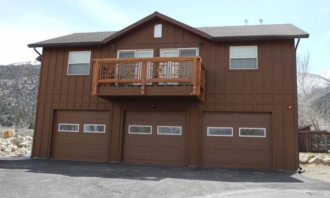 Crowley Lake House | Willowbrook