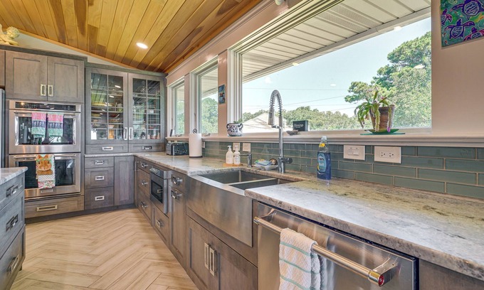 Wilmington House | Wilmington Getaway w/Dock & Masonboro Island View