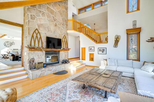 Wilmington House | Wilmington Retreat with Deck, Lake Views and Game Room