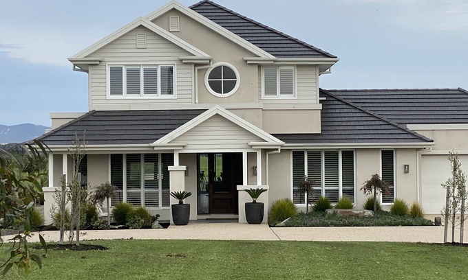 Yanakie House | Wilson’s Prom Beauty - Grey Beach House