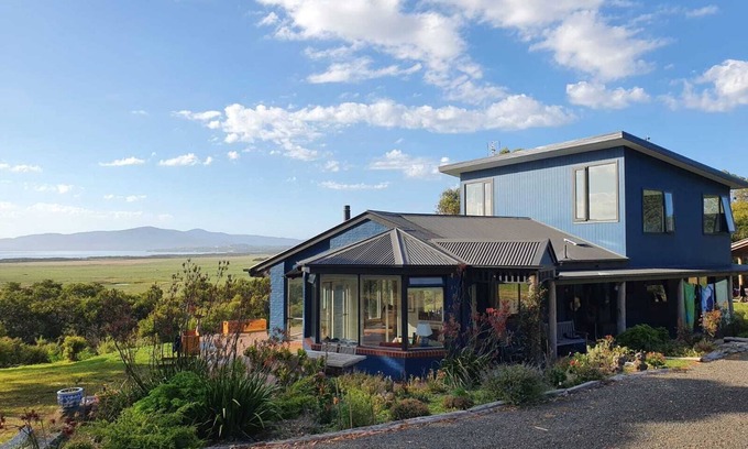 Yanakie House | Wilsons Prom: secluded home with stunning views