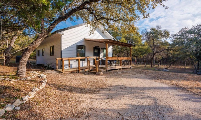 Wimberley House | Wimberley Woods - 2/1 with loft, sleeps 6, firepit