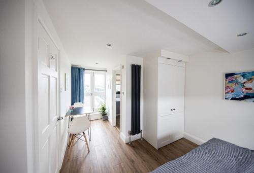 West Hill Bed & Breakfast | Wimbledon Park Bed & Breakfast