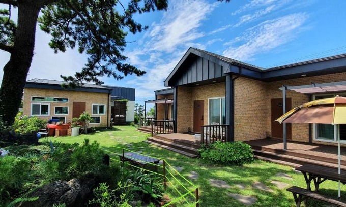 Andeok House | Wind Jeju Cafe & Pension