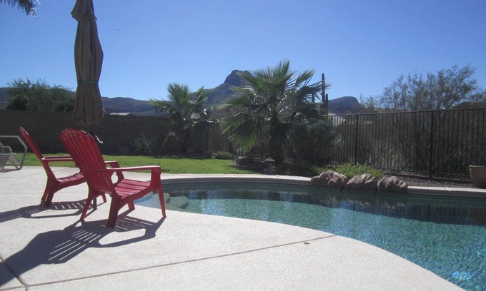 Continental Reserve House | Wind Swept - Private Pool At The Base Of Sombreo Peak.