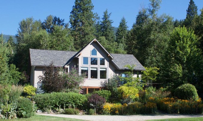 Robson Bed & Breakfast | Windborne Bed & Breakfast