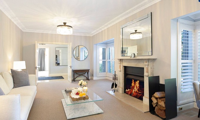 Burradoo House | Windermere – stunning and garden setting