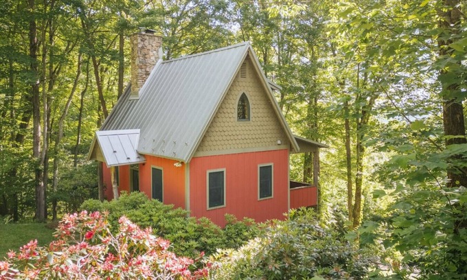 Lansing Cabin | Windfall Farm Aut Cottage