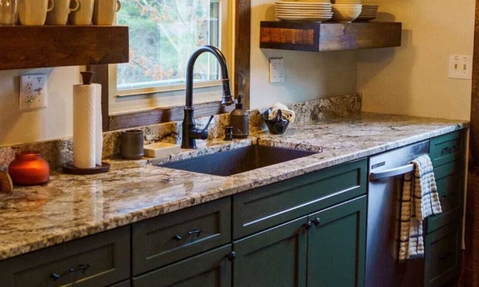 Windham House | Windham Cabin 5 mins to Mtn with 2 Fireplaces & Games