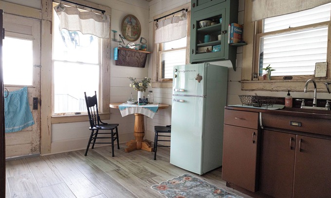 Geronimo Other | Windmill Farmhaus
