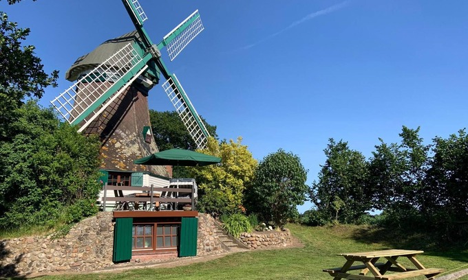 Dorpling House | Windmill " Fortuna 1853 "