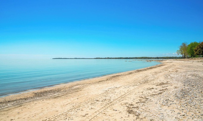 Fort Erie House | Windmill Point Place