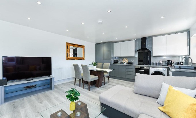 Mansfield House | Windmill Villa