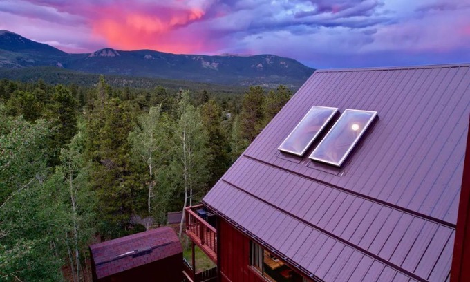 Bailey House | Window of the Rockies!