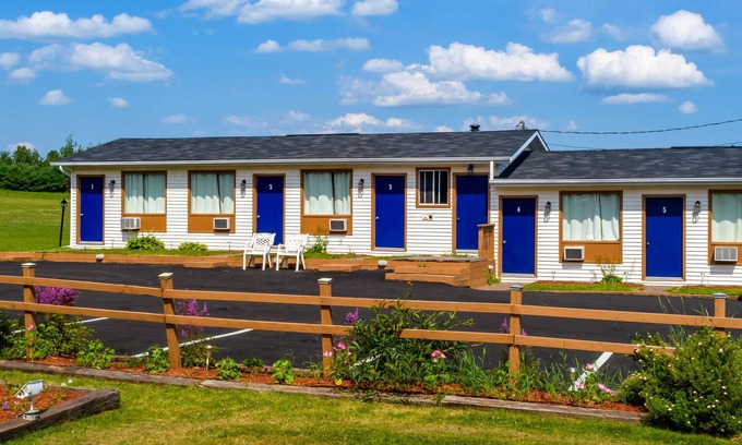 Alliston Hotel | Winds Motel