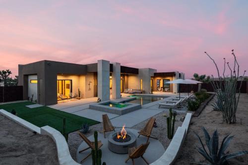 Yucca Valley House | Windsong Modern compound w pool spa