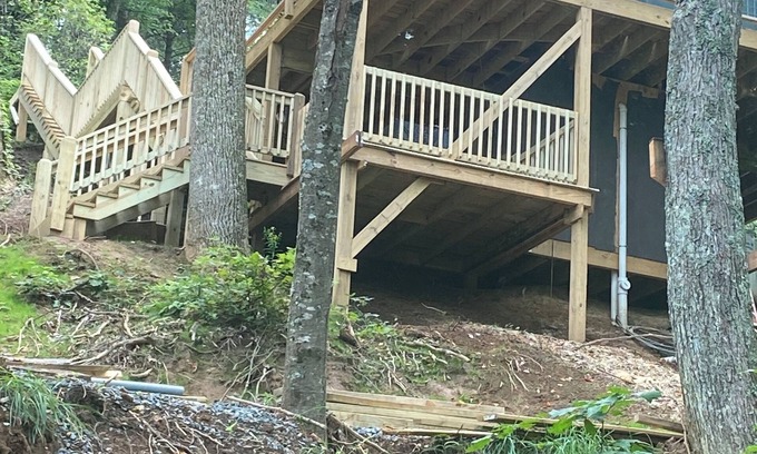 Piper Gap House | Windsong yurt, in the treetops, hottub on the top deck, petfriendly, stargazing