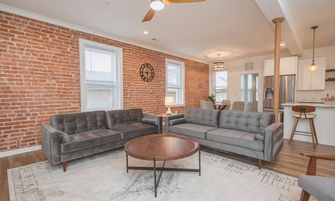 Martinsburg Apartment | Windsor Castle- one bedroom apartment
