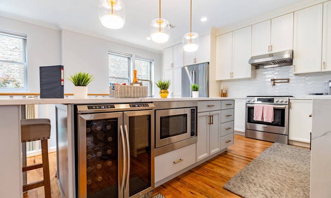 Old Irving Park House | Windy City Getaway 3br 2ba Chicago Townhouse 3 Bedroom Home by RedAwning