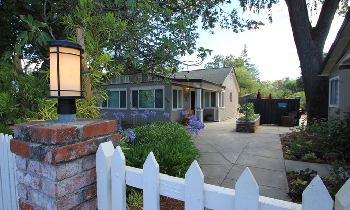 Boyes Hot Springs Cottage | Wine Country 2 bedroom Cottage (with Optional 1 bedroom Guest House)