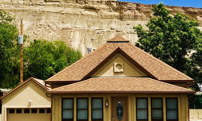 Palisade House | Wine Country Cottage -Located in Wine Country. Downtown and Close to Wineries