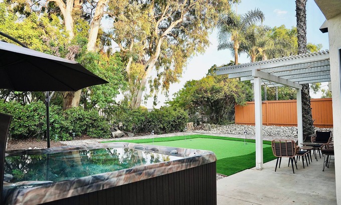 Temecula House | Wine Country Escape: Golf, Pool Table, Hot Tub & BBQ