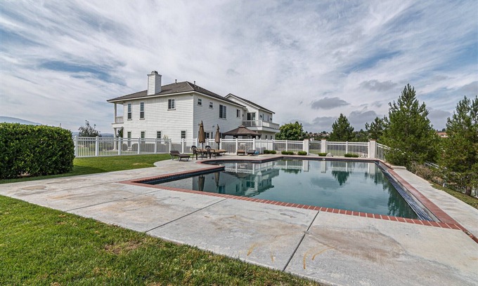 Temecula House | Wine Country Estate, Behind Gates, 6 Acre Luxury Pool Estate, Great location!