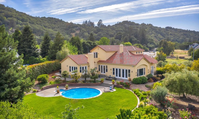 Santa Rosa House | Wine Country Luxury Retreat - Pool Sauna Spa Views