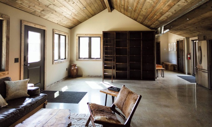 Madison Cabin | Wine Country Spacious Modern Woodside Cabin for 4