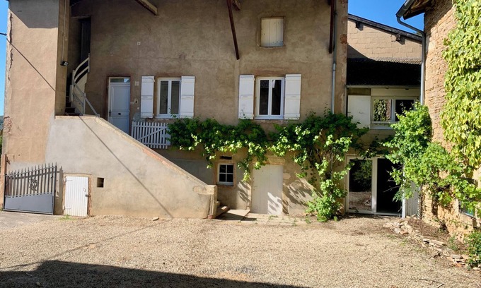 La Roche-Vineuse House | Winegrower's house