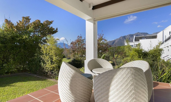 Stellenbosch Villa | Winelands Golf Lodges 3